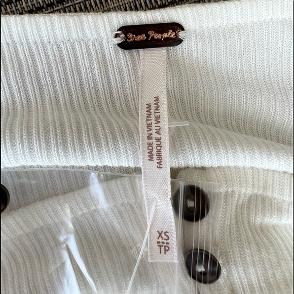 NWT Free People Devin Textured Top Blouse Ivory Size XS-S - Picture 11 of 13